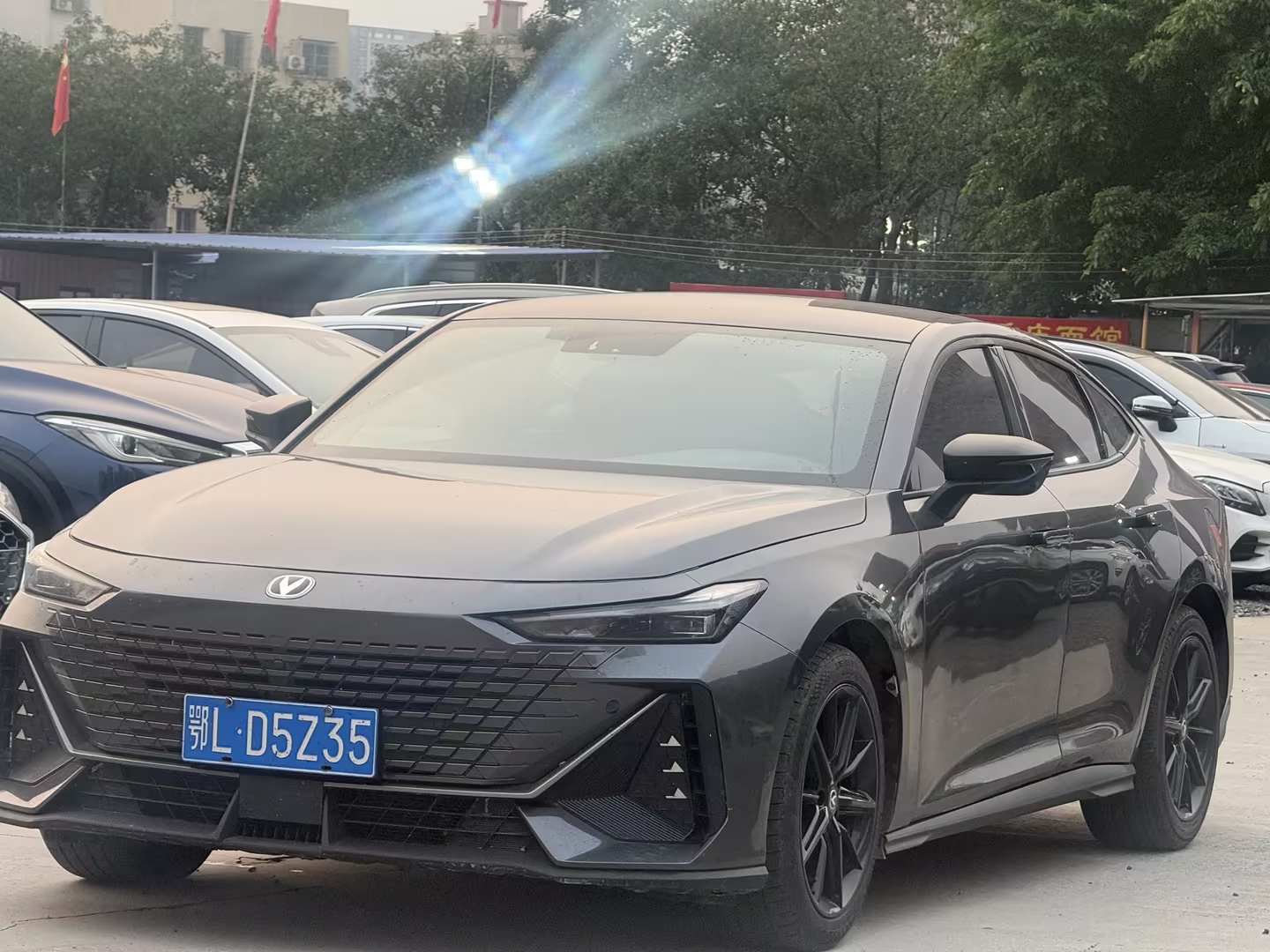 2022 UNI-V 1.5T Premium