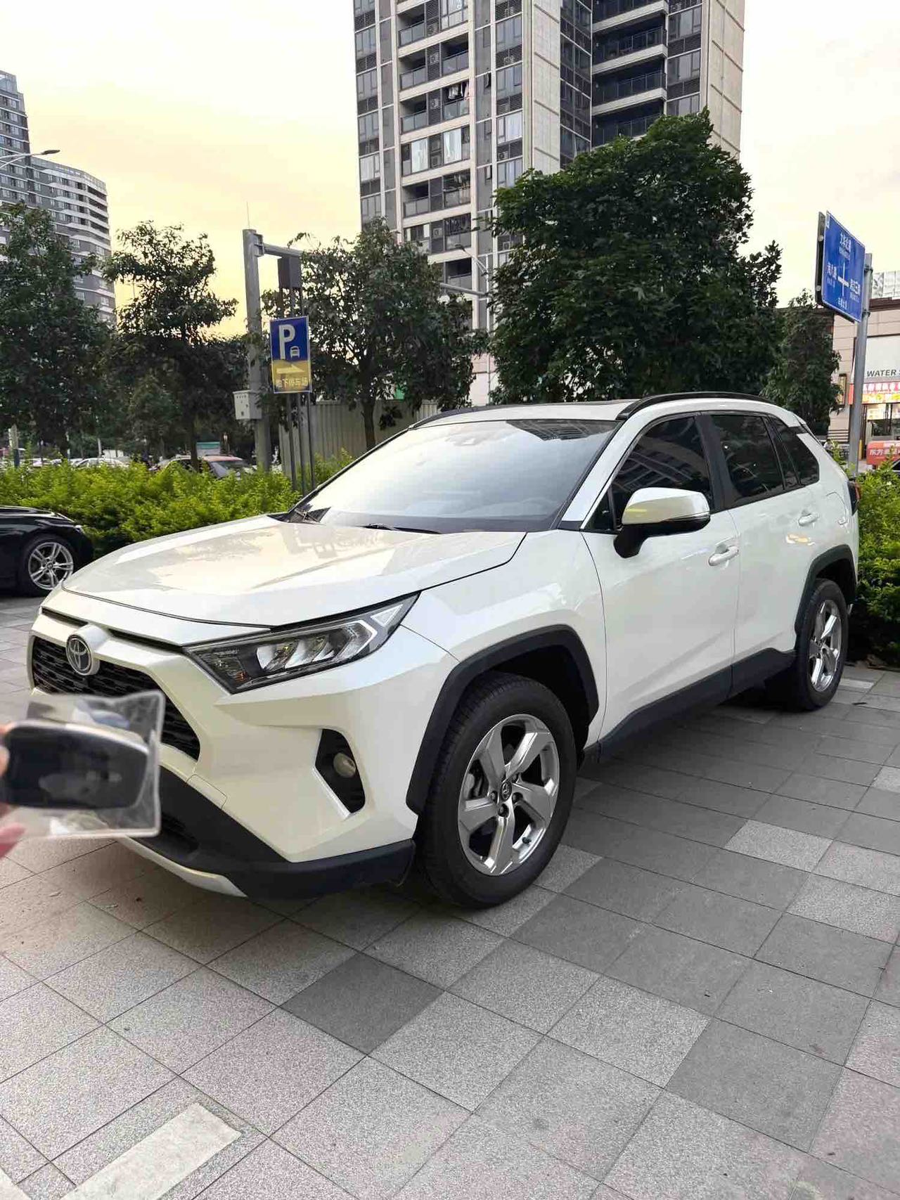 2020 Toyota RAV4 2.0L CVT 4WD Fashion PLUS