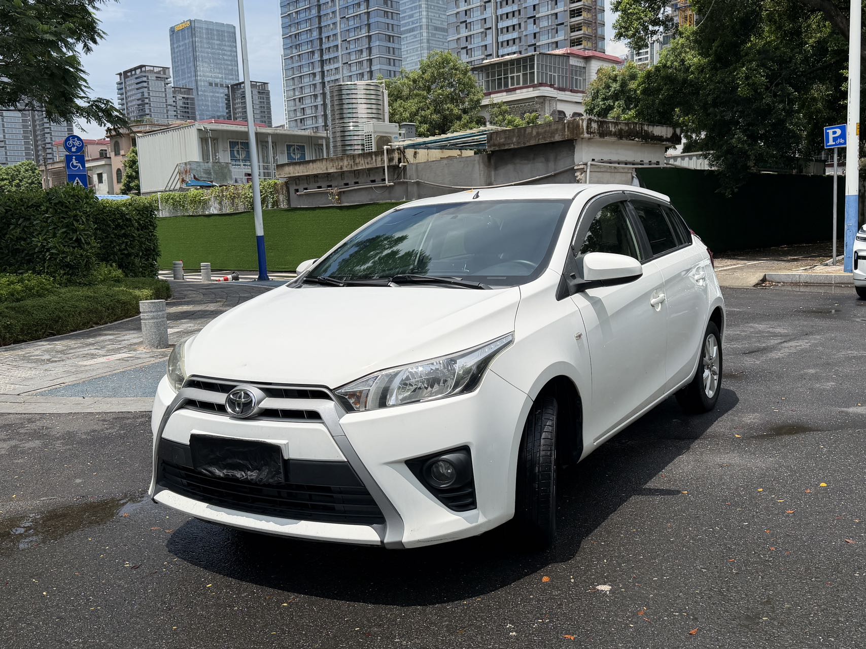 2015 YARiS‑L Zhixuan  1.5E Automatic Charm Edition